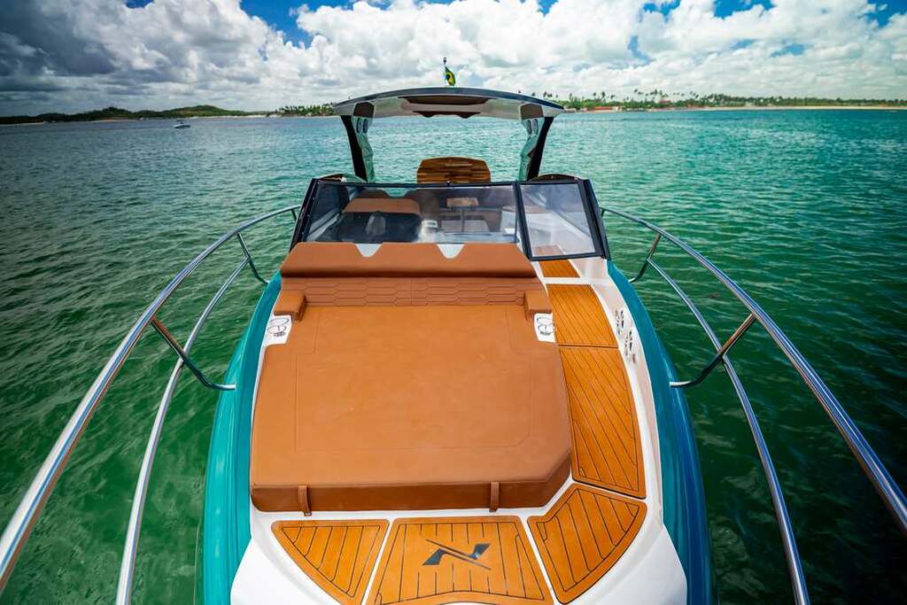 speedboat